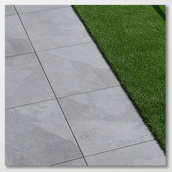 bodenreinigung-aussen-innsbruck-terassenplatten-beton Bodenreinigung Aussen Innsbruck Betonterasse